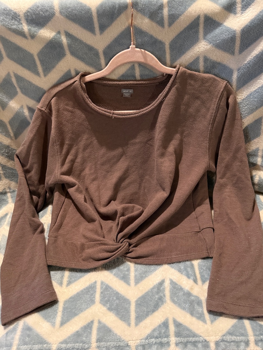 Aerie Taupe Twist-Front Long Sleeve Crop Sweatshirt